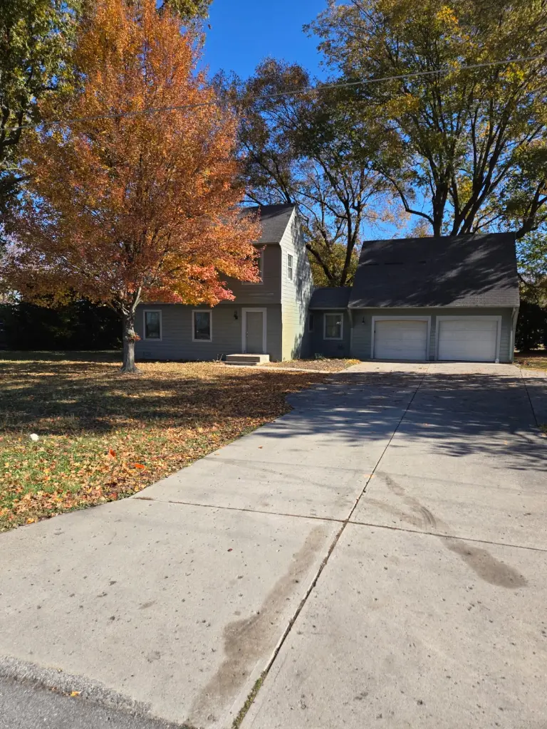 2096 N Riley Hwy, Shelbyville, IN 46176.webp