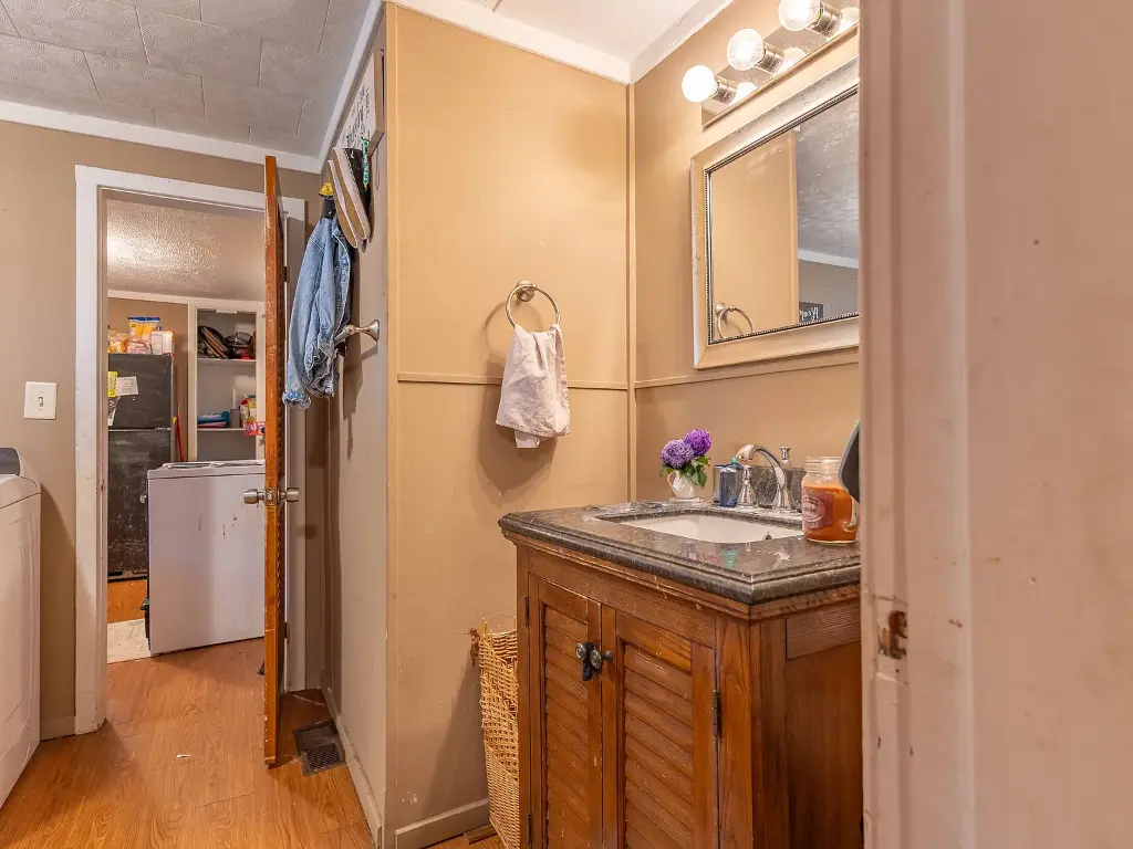 917 Elm Street Shelbyville (4).webp