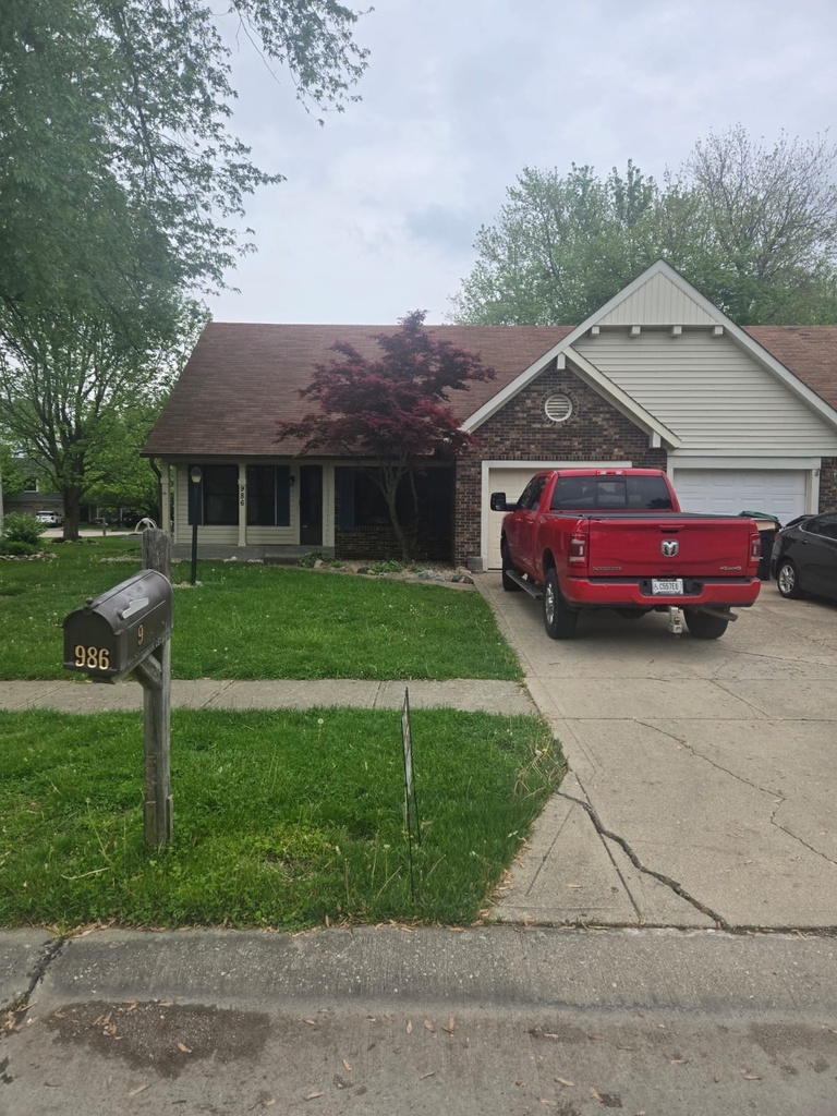 986 Maple Grove Dr, Greenwood